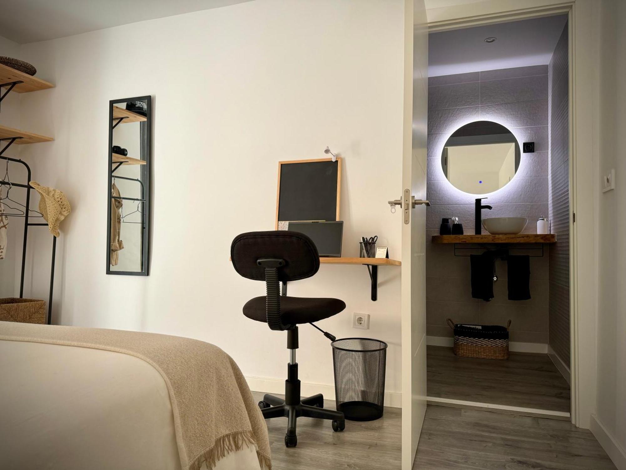 The Numid King Apartment Малага Стая снимка