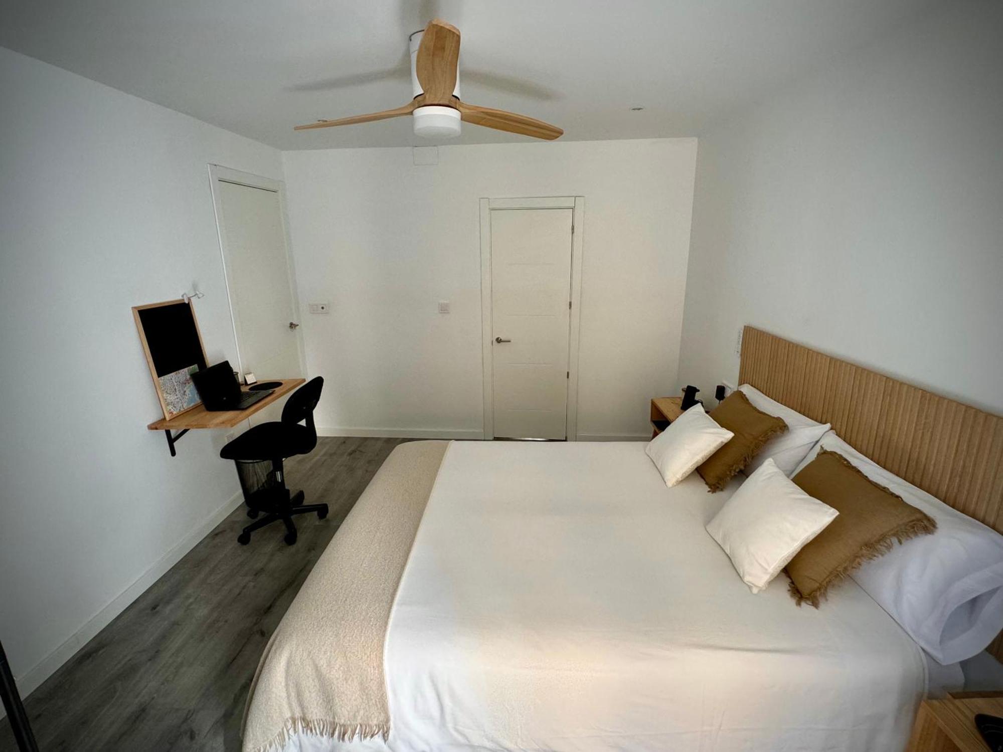 The Numid King Apartment Малага Стая снимка
